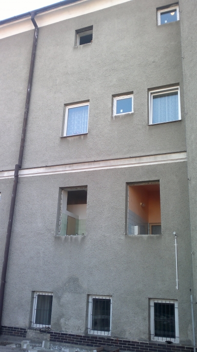V hlavní budově byla ukončena 5 etapa výměny oken.